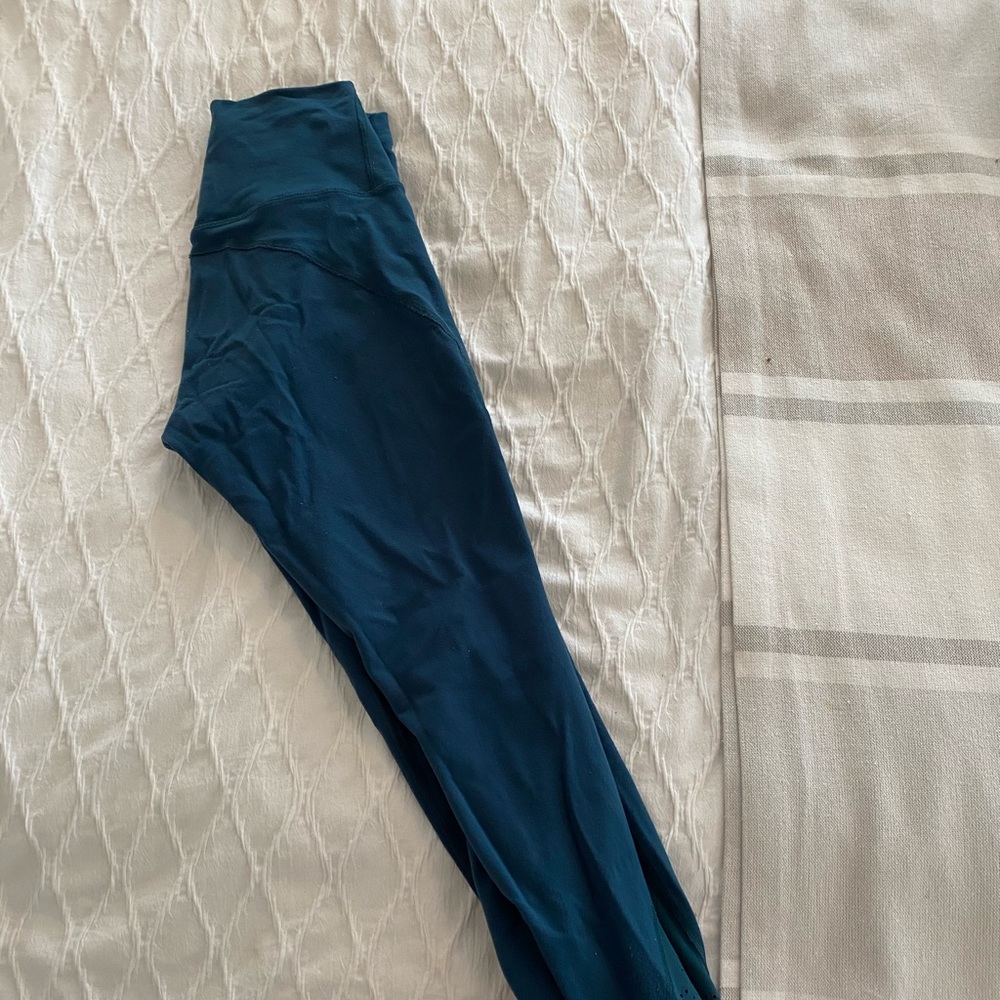 lululemon Wunder under crop with reveal detail